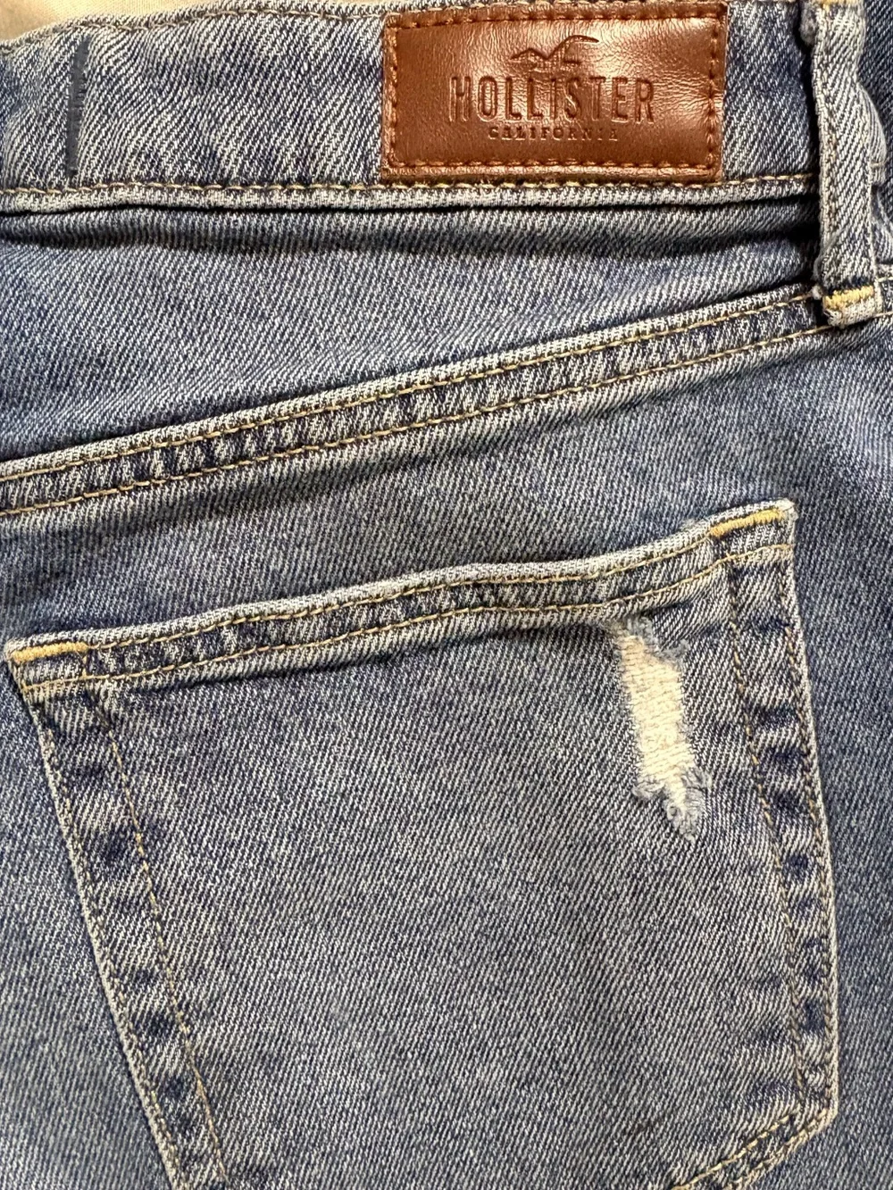 Hollister Ultra High-rise Vintage Straight-Leg Blue Jeans